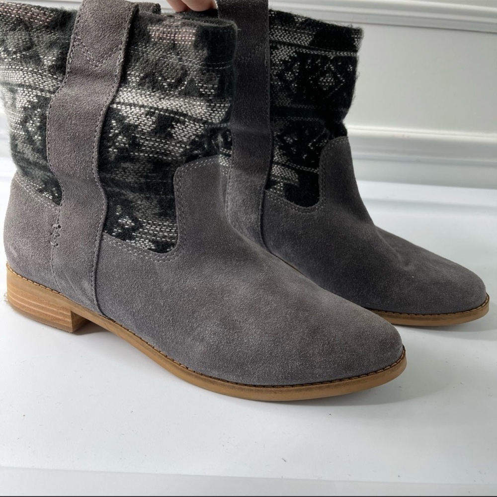 Toms gray aztec suede laurel burnish ankle boots size 8